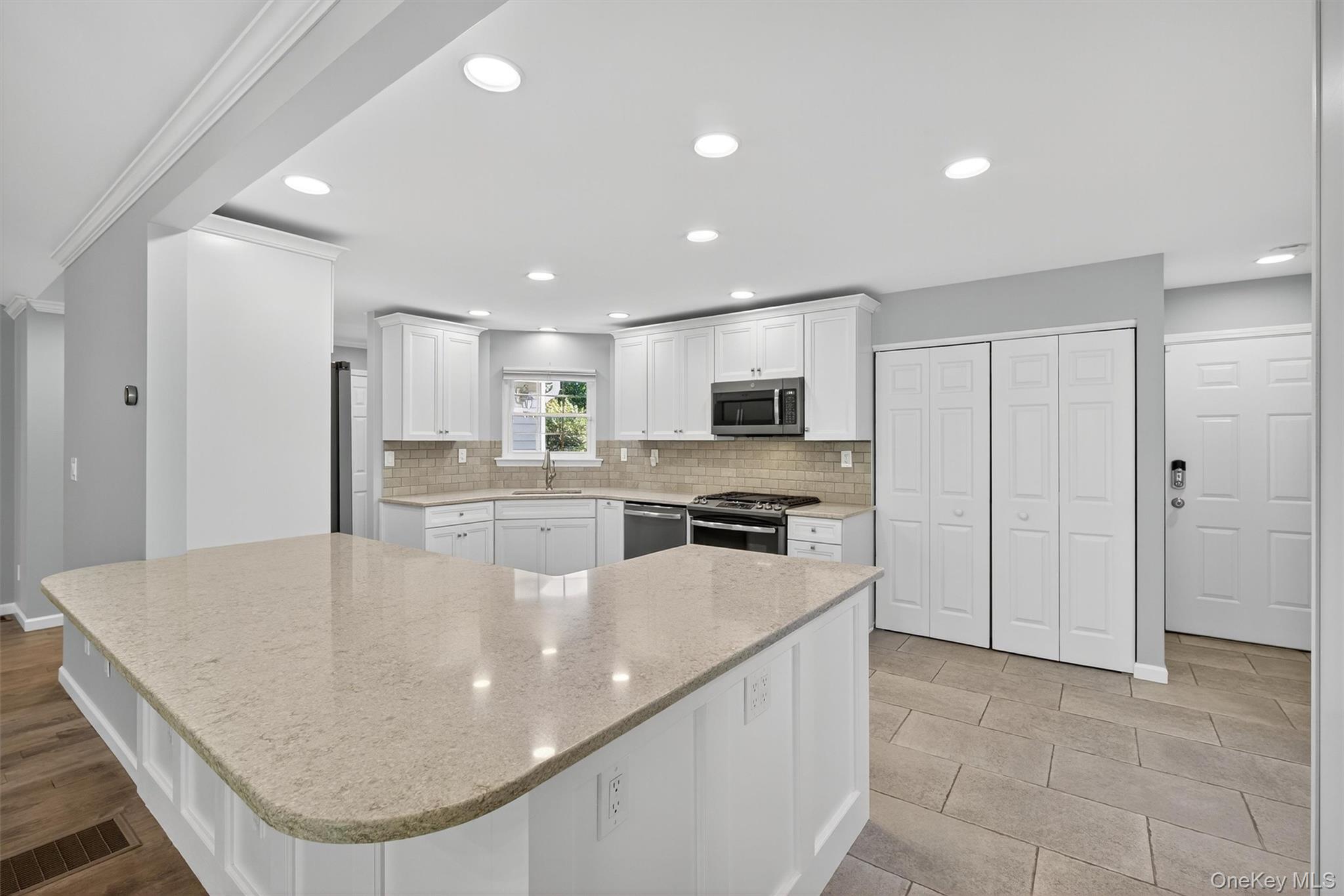 60 Muirfield Court, Poughkeepsie, NY 12603