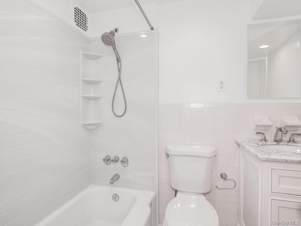 10 Old Mamaroneck Road # 4D, White Plains, NY 10605