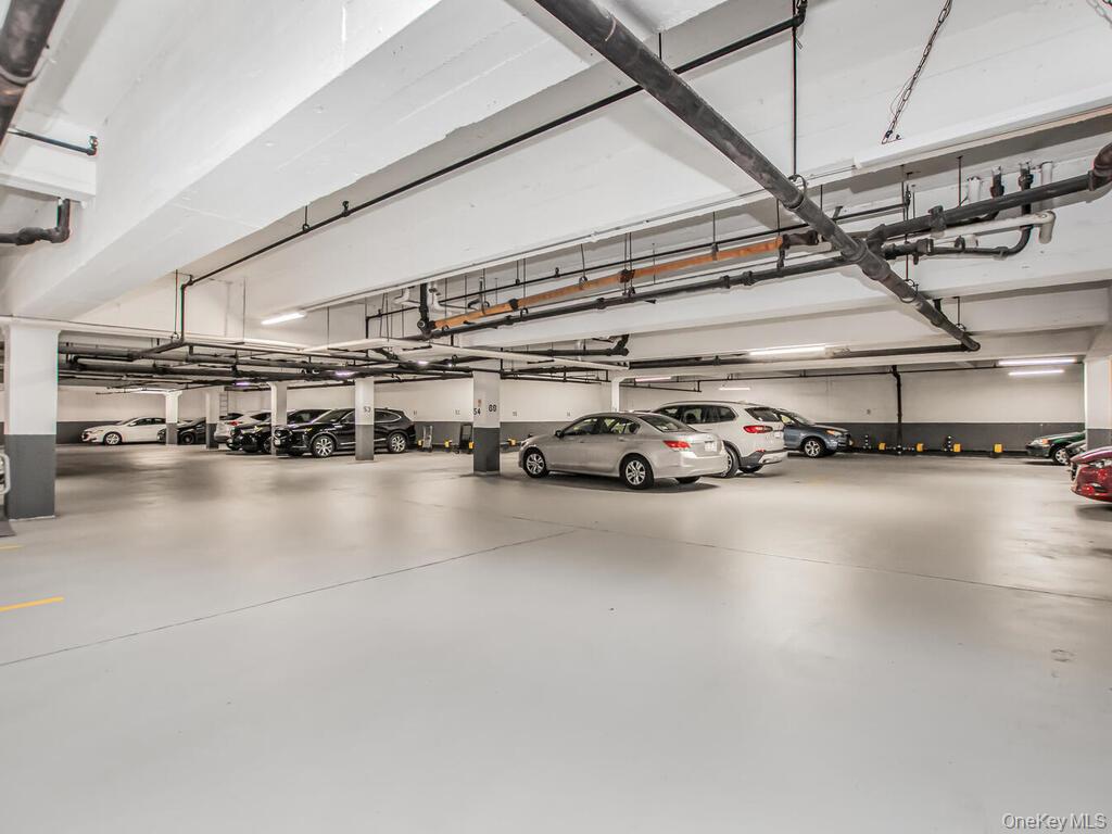 10 Old Mamaroneck Road # 4D, White Plains, NY 10605