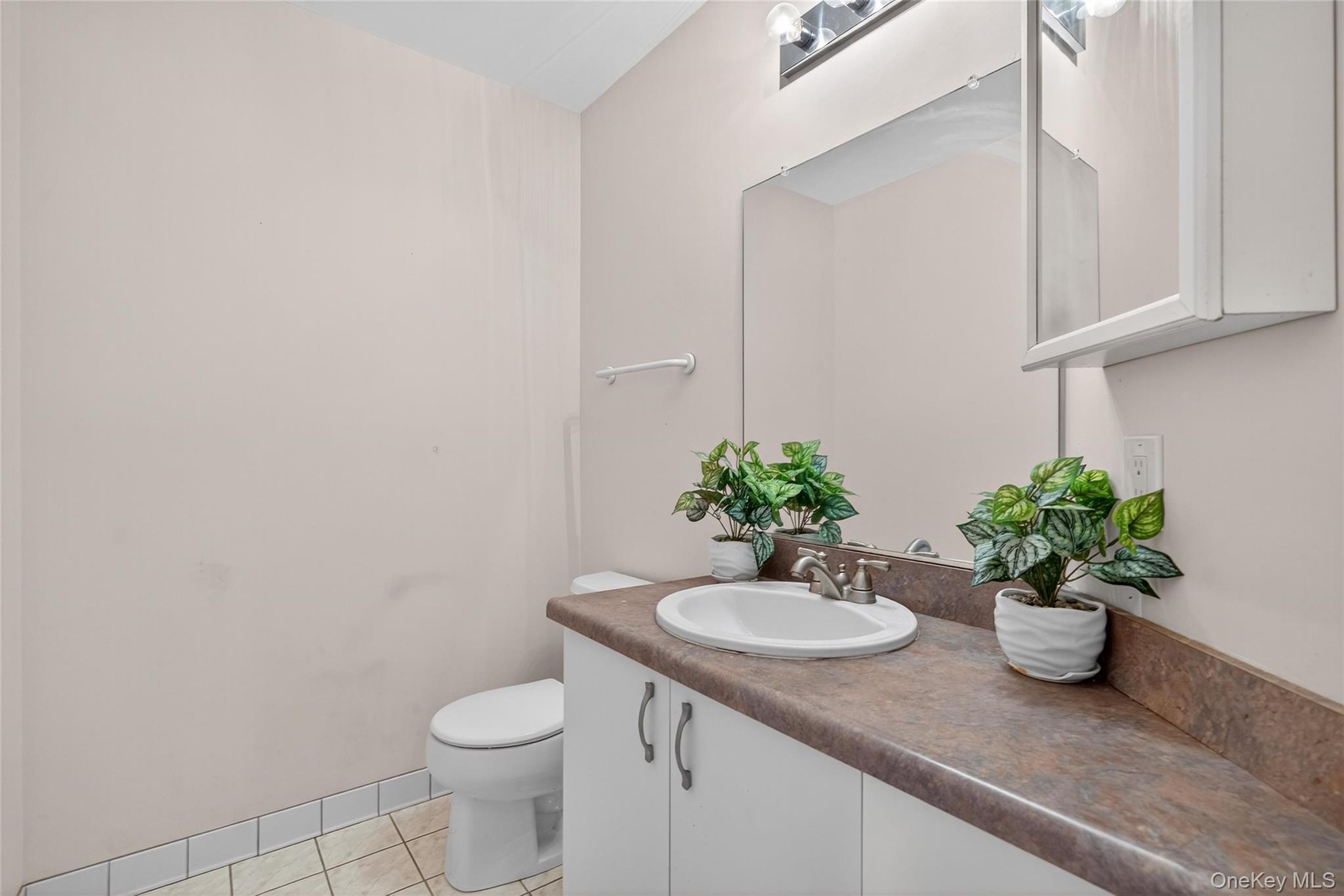 1 Lincoln Court, Highland Mills, NY 10930