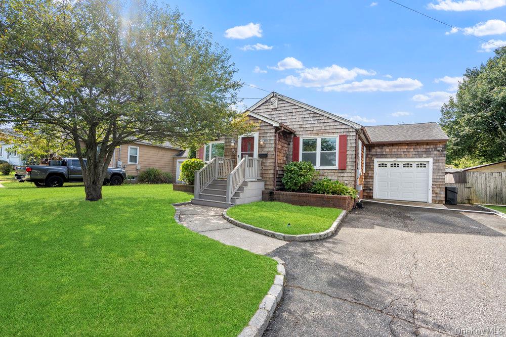 94 Laurel Street, Patchogue, NY 11772
