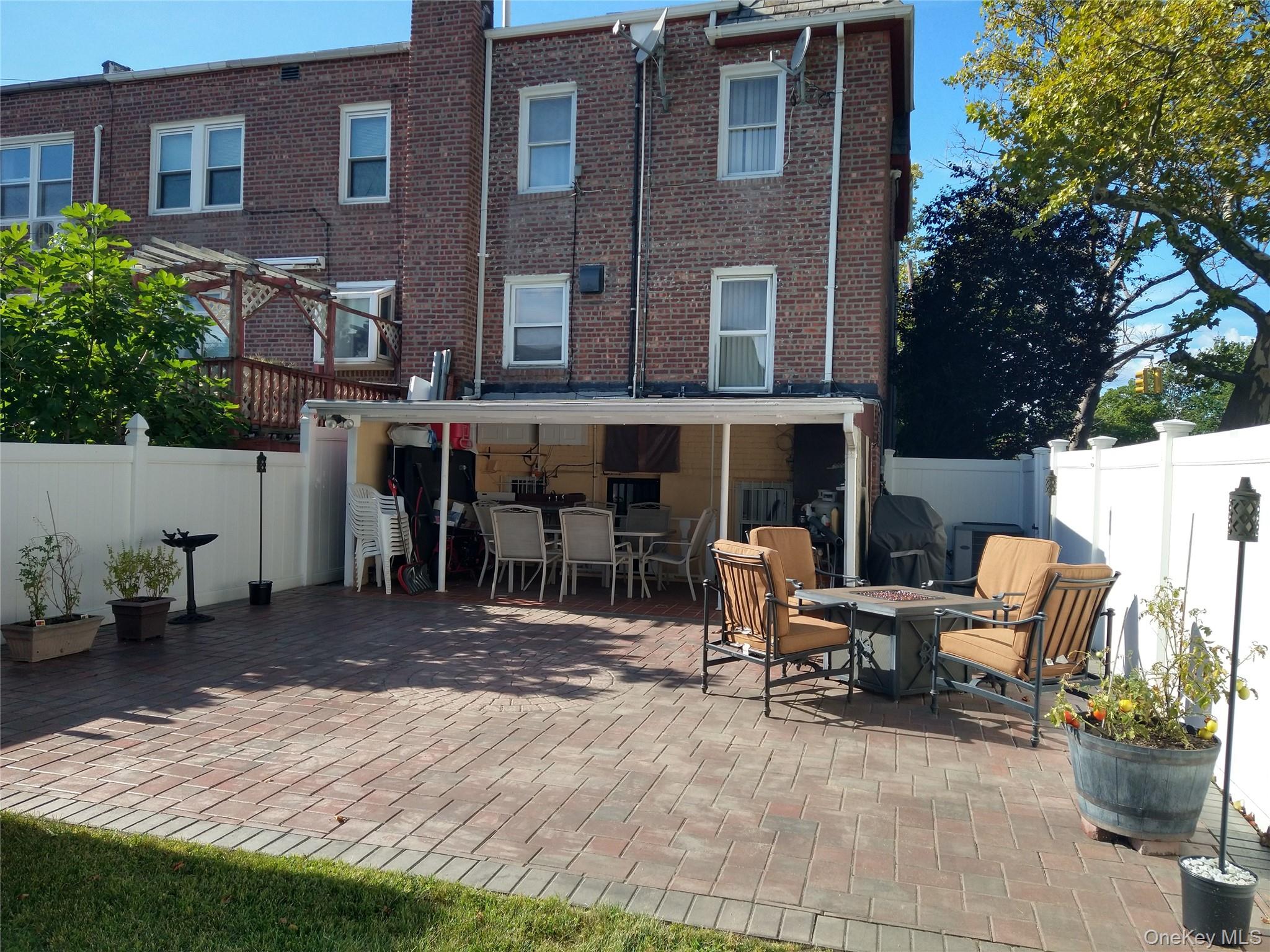 20520 33rd Avenue, Bayside, NY 11361
