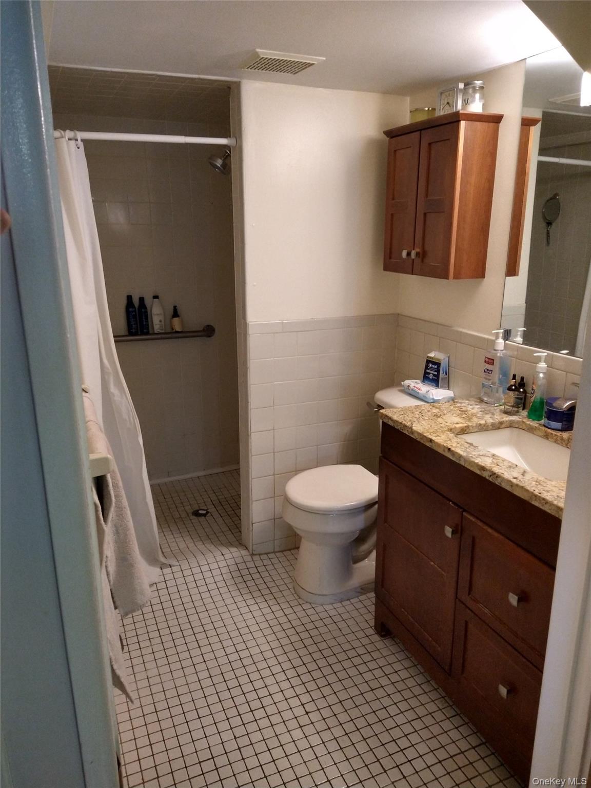 20520 33rd Avenue, Bayside, NY 11361