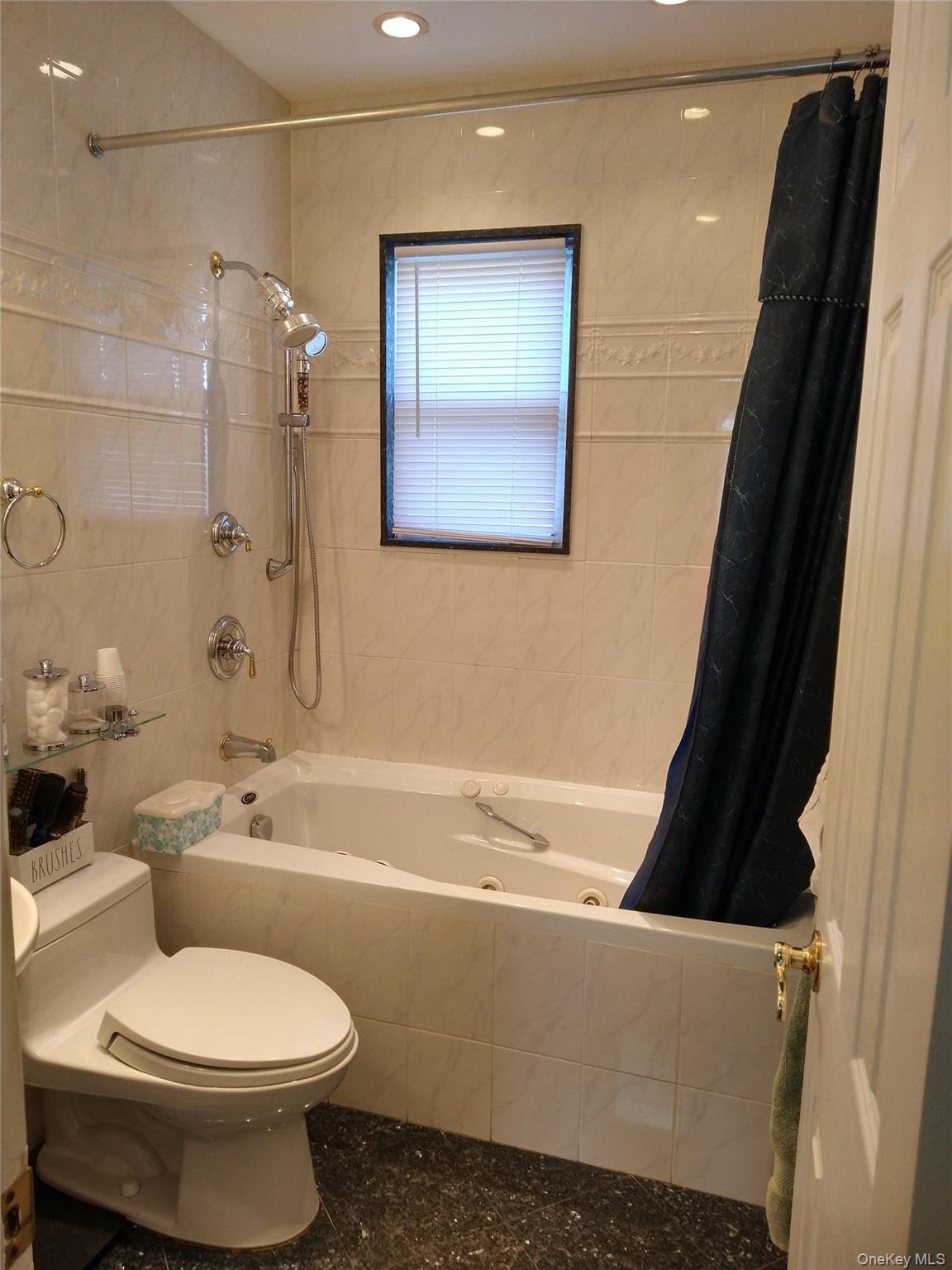 20520 33rd Avenue, Bayside, NY 11361