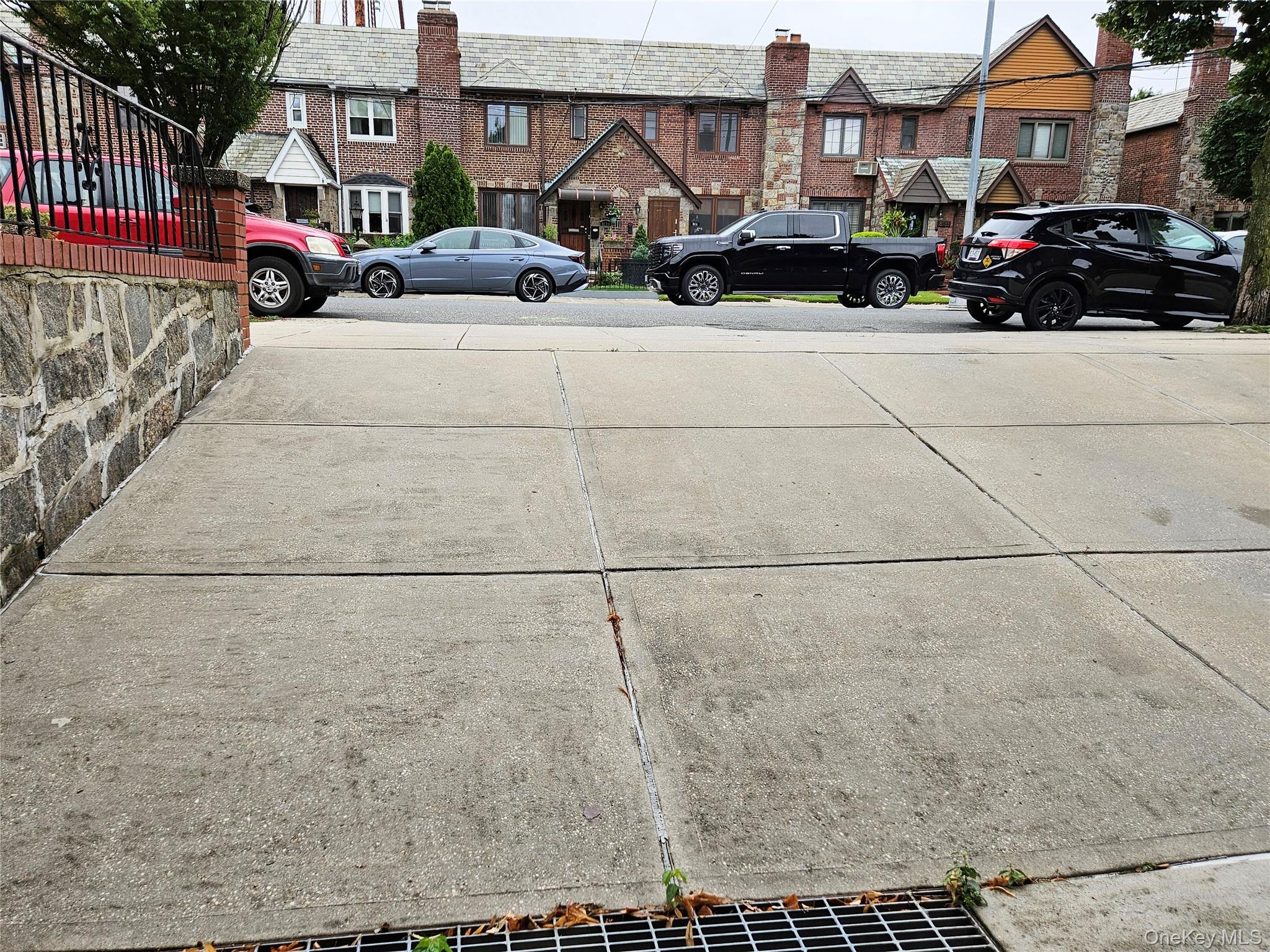 81-28 77 Avenue, Glendale, NY 11385