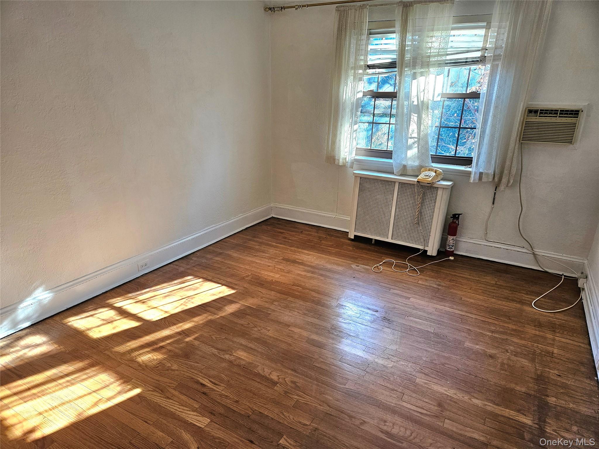 81-28 77 Avenue, Glendale, NY 11385