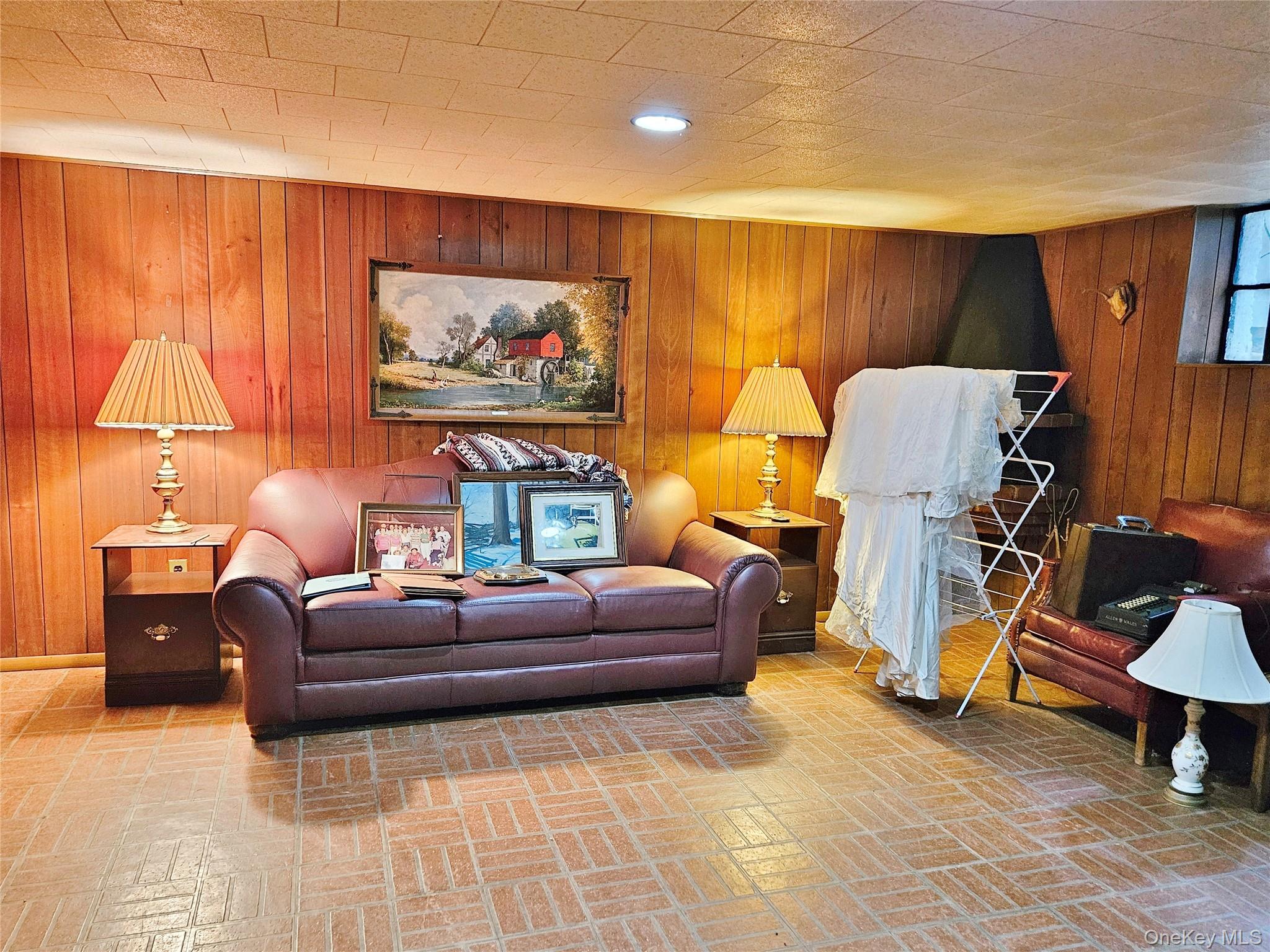 81-28 77 Avenue, Glendale, NY 11385