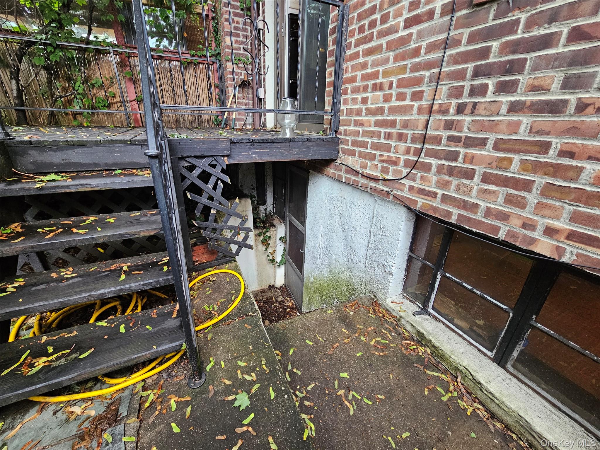 81-28 77 Avenue, Glendale, NY 11385