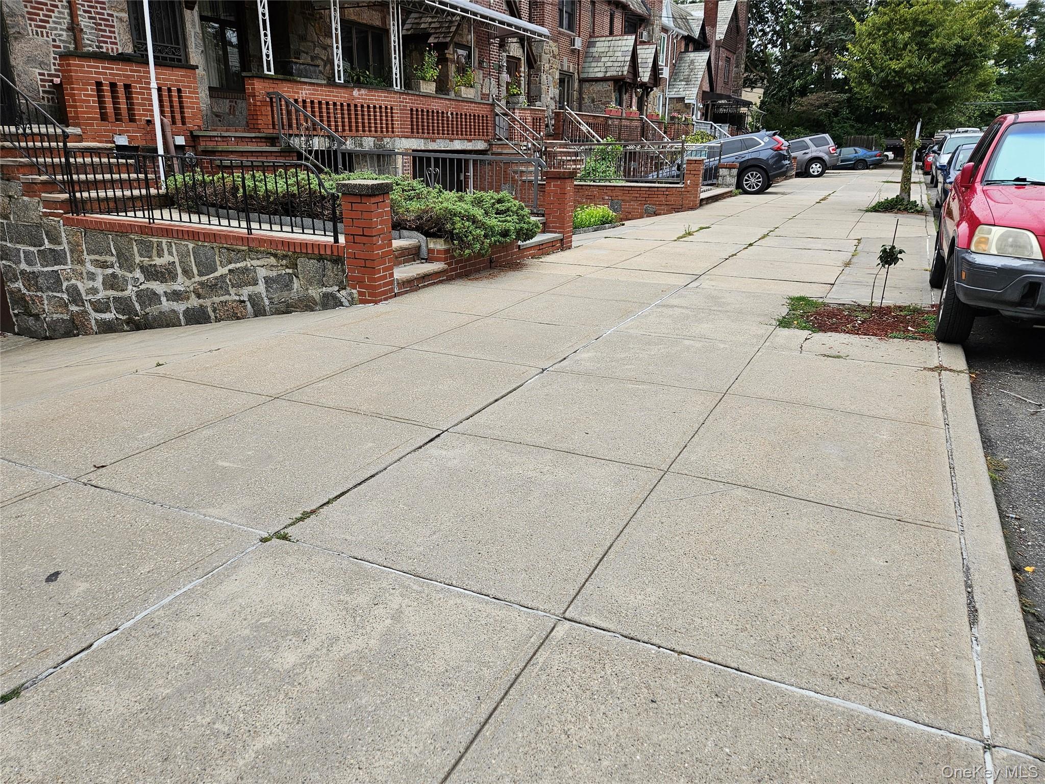 81-28 77 Avenue, Glendale, NY 11385