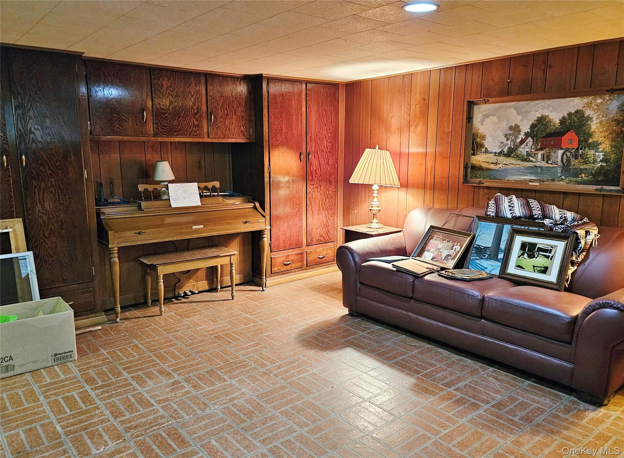 81-28 77 Avenue, Glendale, NY 11385