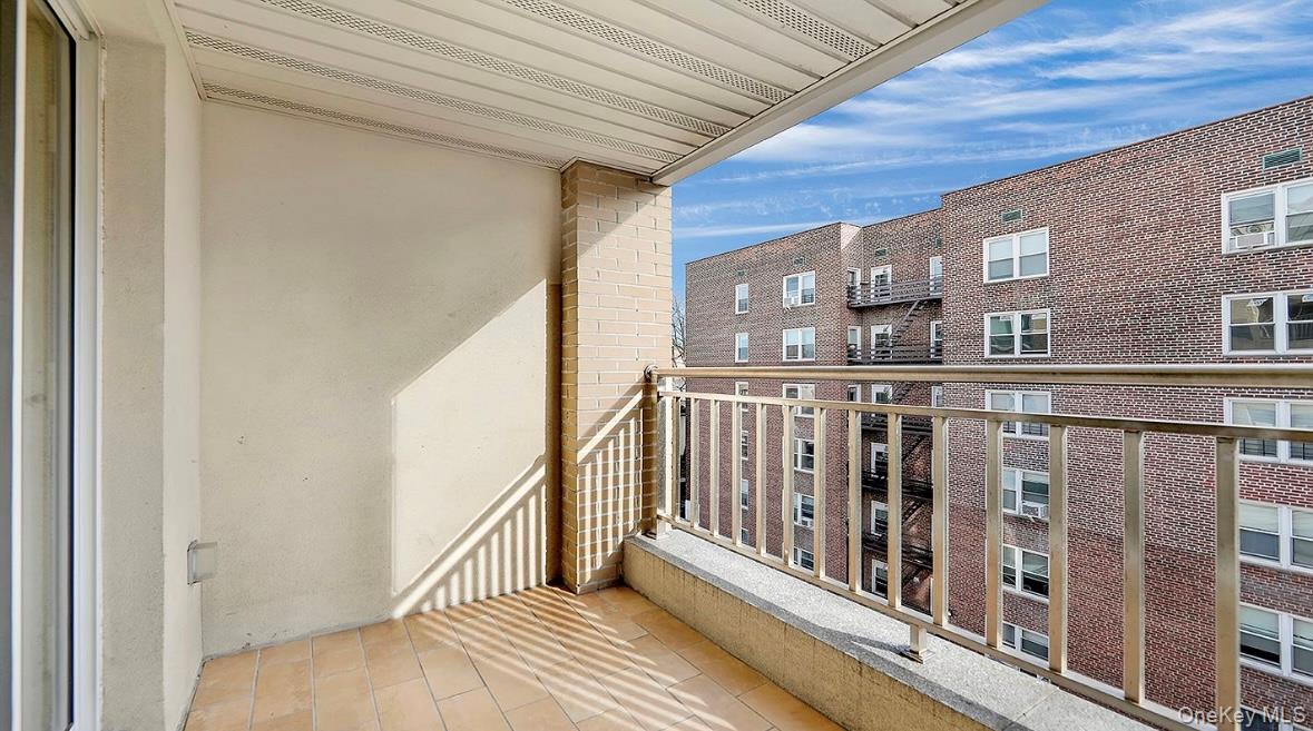 140-75 Ash # 4B, Flushing, NY 11355