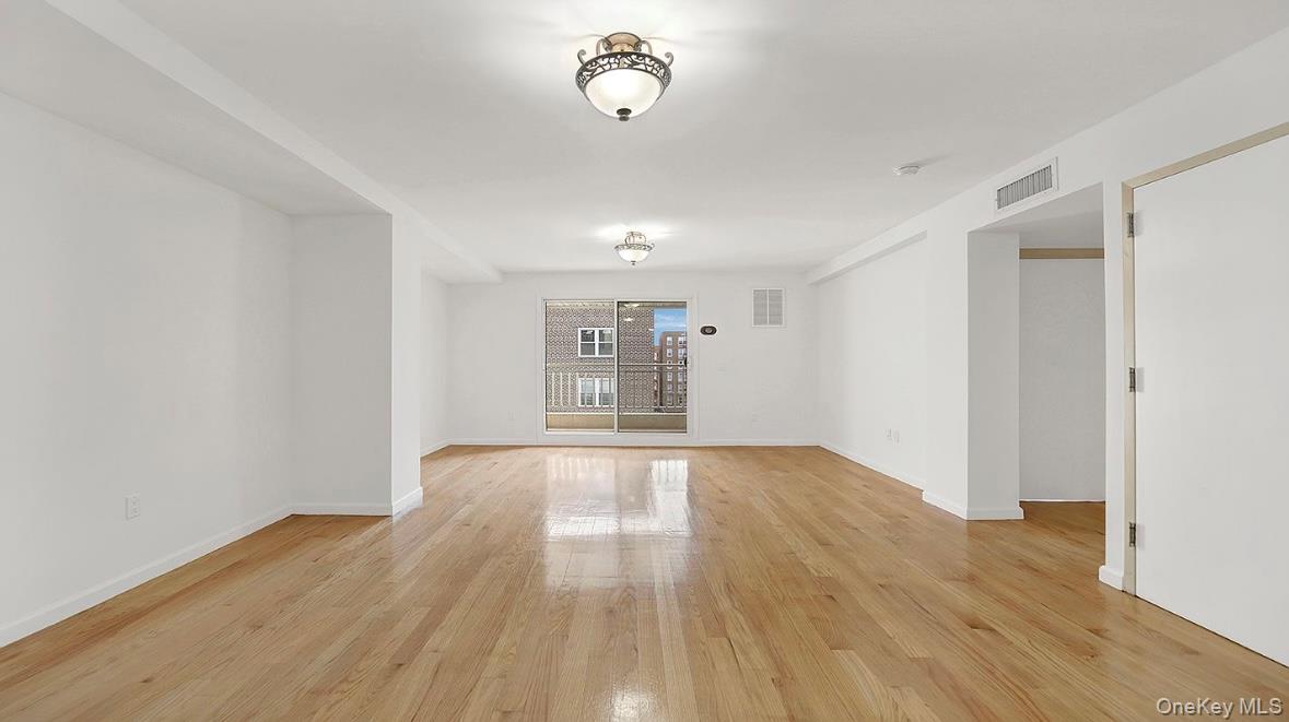 140-75 Ash # 4B, Flushing, NY 11355