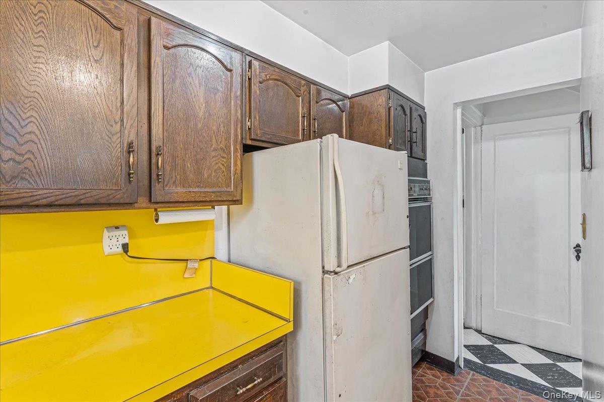 18019 Grand Central Parkway, Jamaica Estates, NY 11432