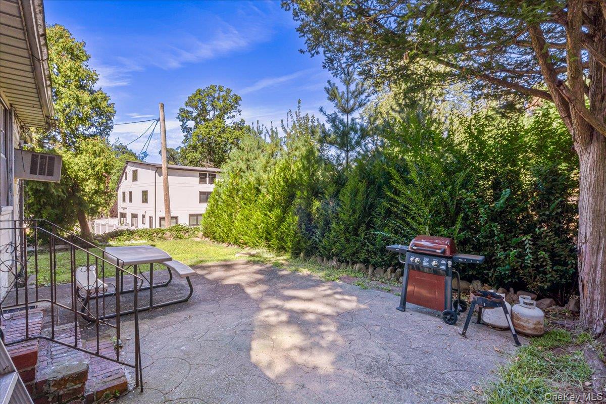 18019 Grand Central Parkway, Jamaica Estates, NY 11432