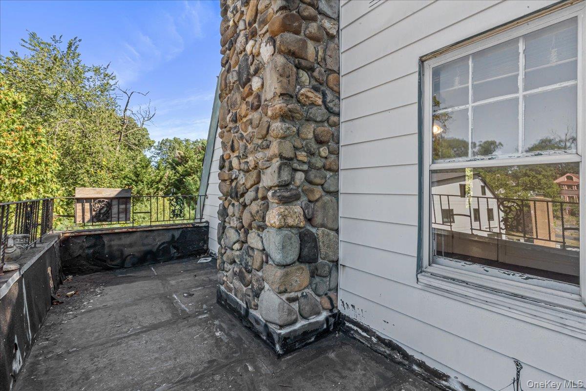 18019 Grand Central Parkway, Jamaica Estates, NY 11432