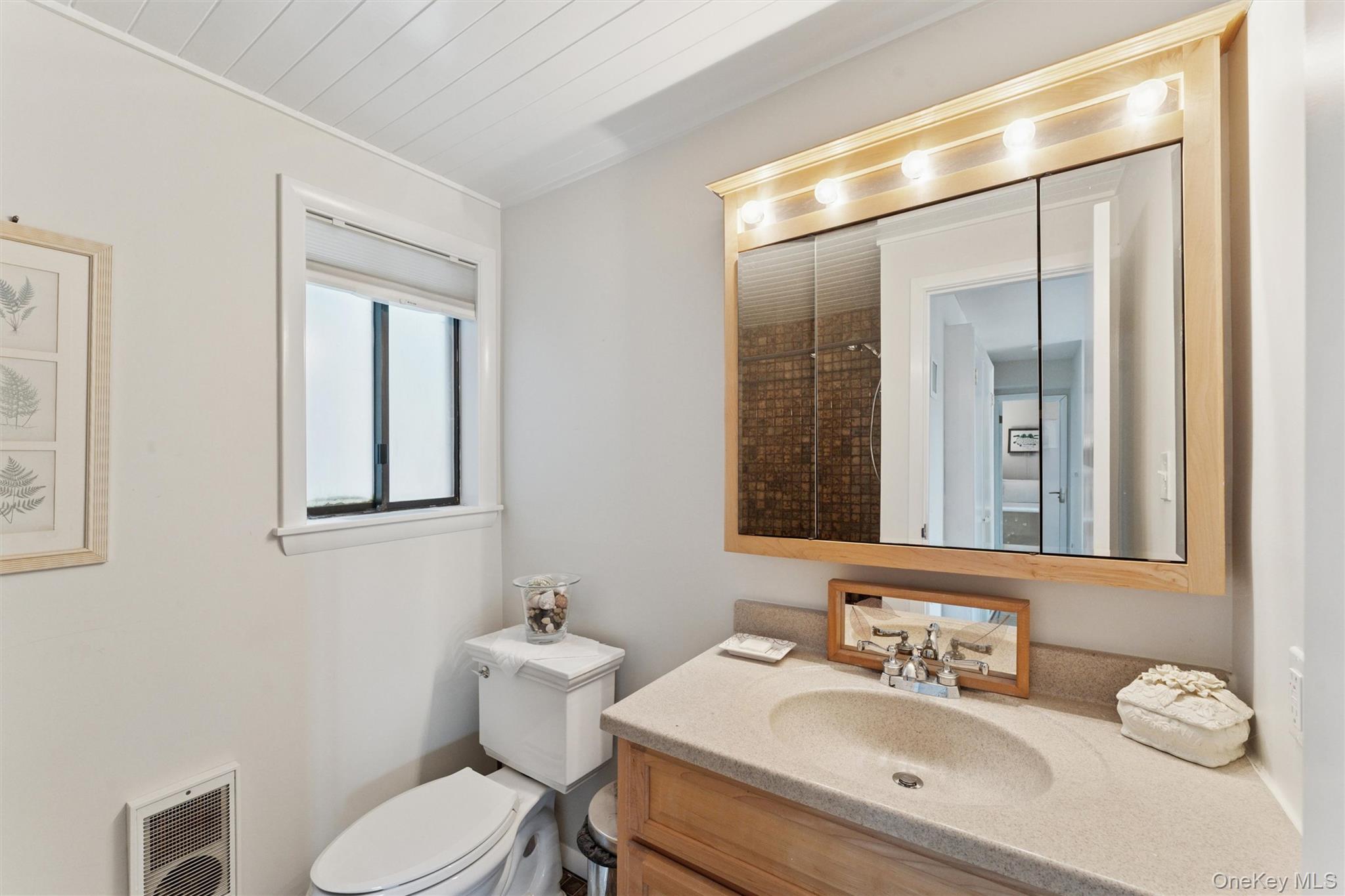 29 Stillwaters Lane, Westhampton Beach, NY 11978