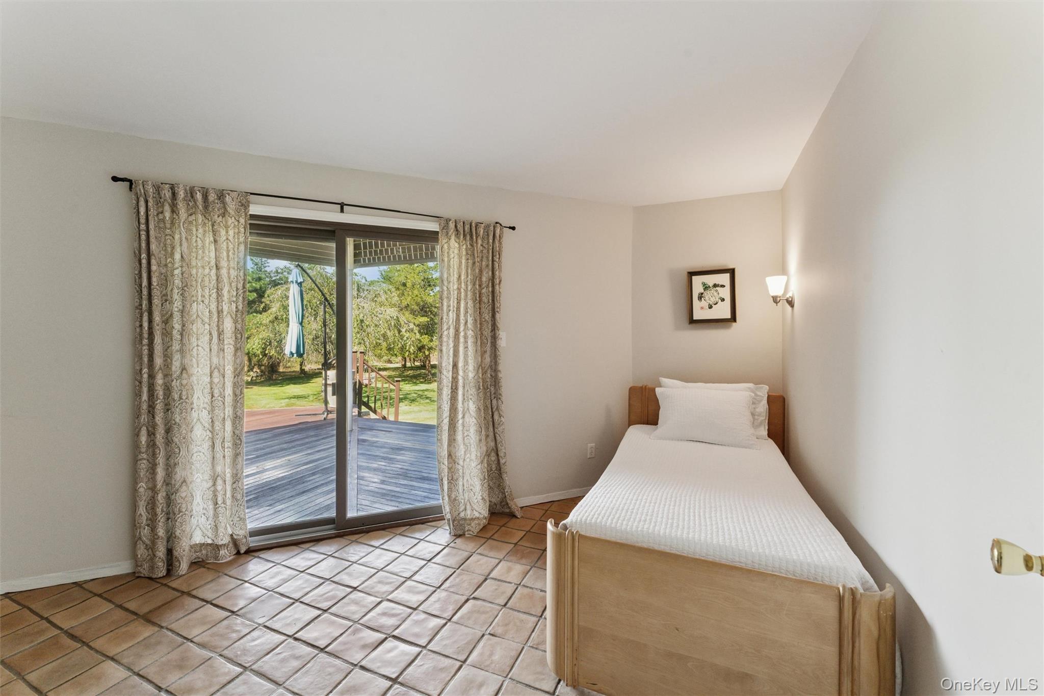 29 Stillwaters Lane, Westhampton Beach, NY 11978