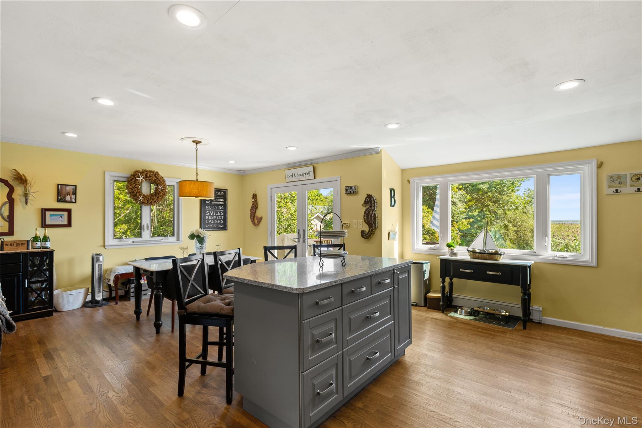 116 Cross Road, Oakdale, NY 11769