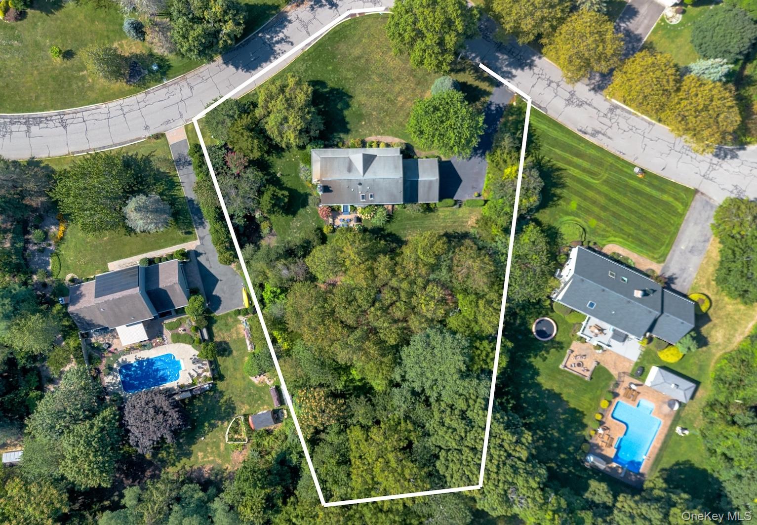 4 Simeon Road, Jamesport, NY 11901