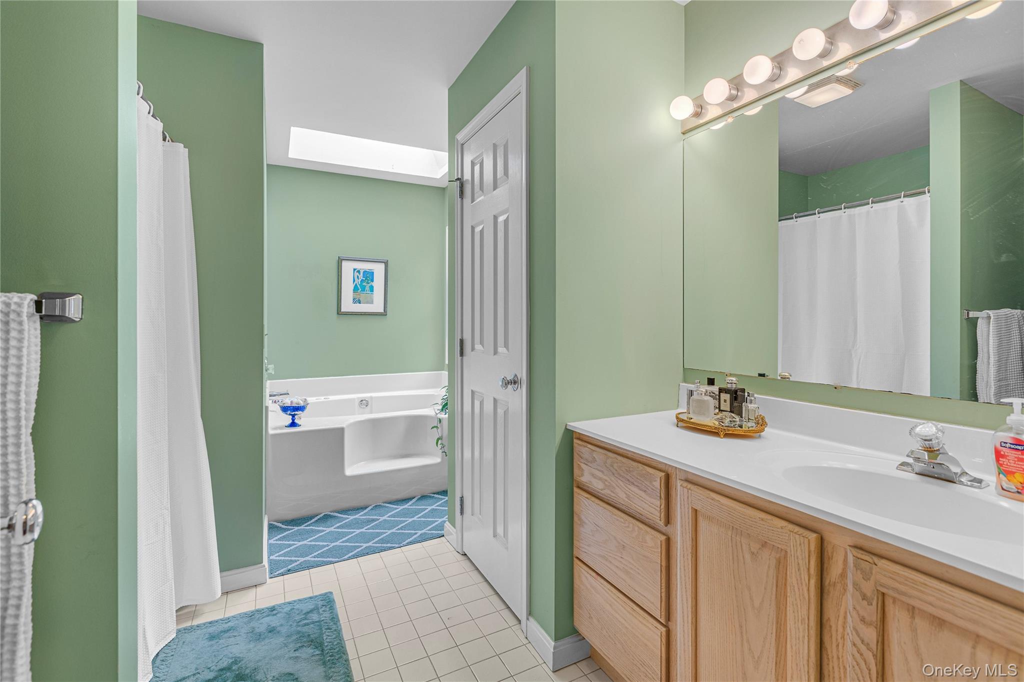 4 Simeon Road, Jamesport, NY 11901