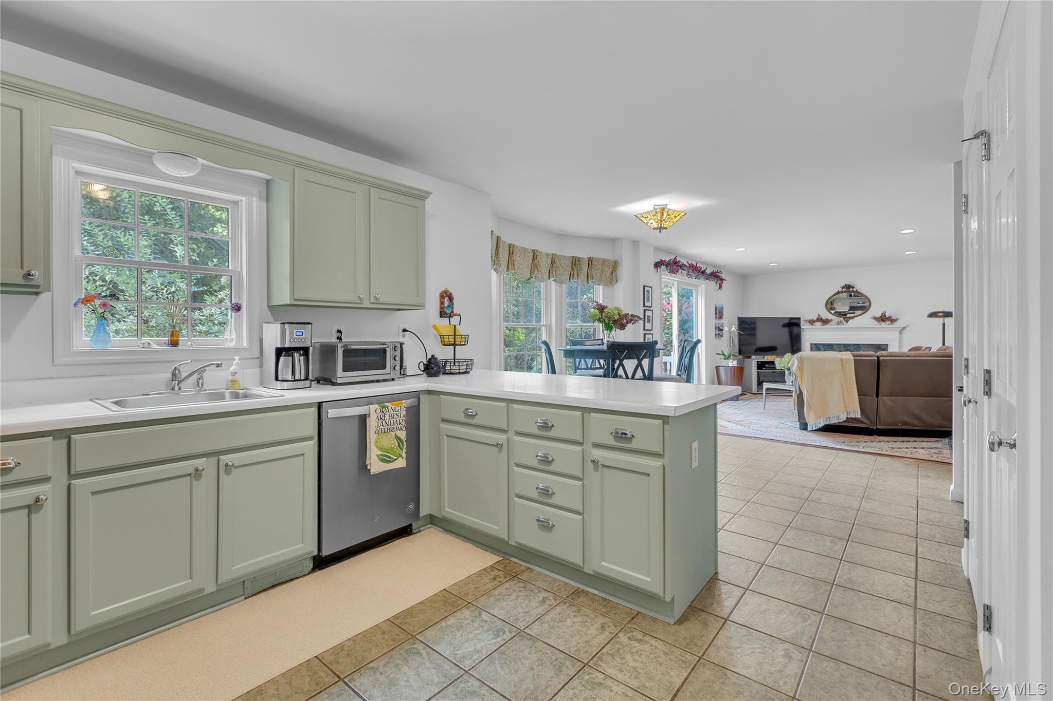 4 Simeon Road, Jamesport, NY 11901