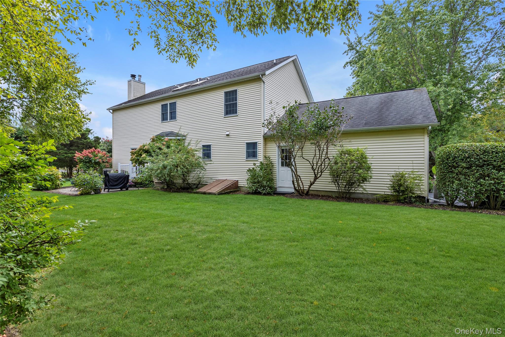 4 Simeon Road, Jamesport, NY 11901