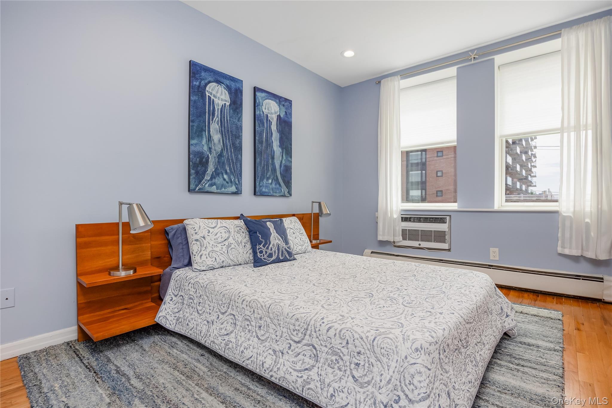 25 W Broadway # 204, Long Beach, NY 11561