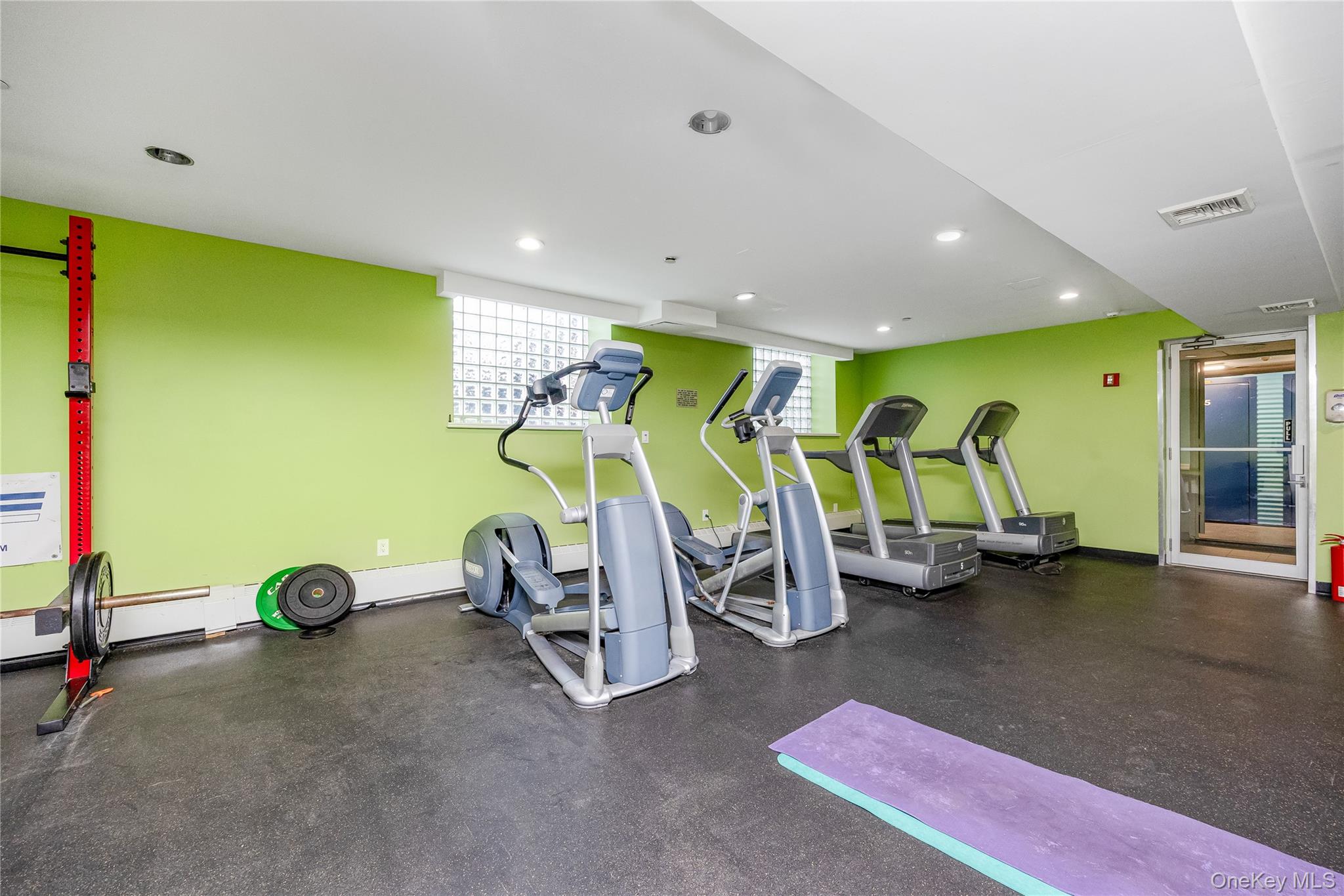 25 W Broadway # 204, Long Beach, NY 11561