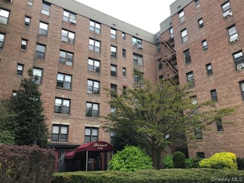 83-25 98th # 2T, Woodhaven, NY 11421