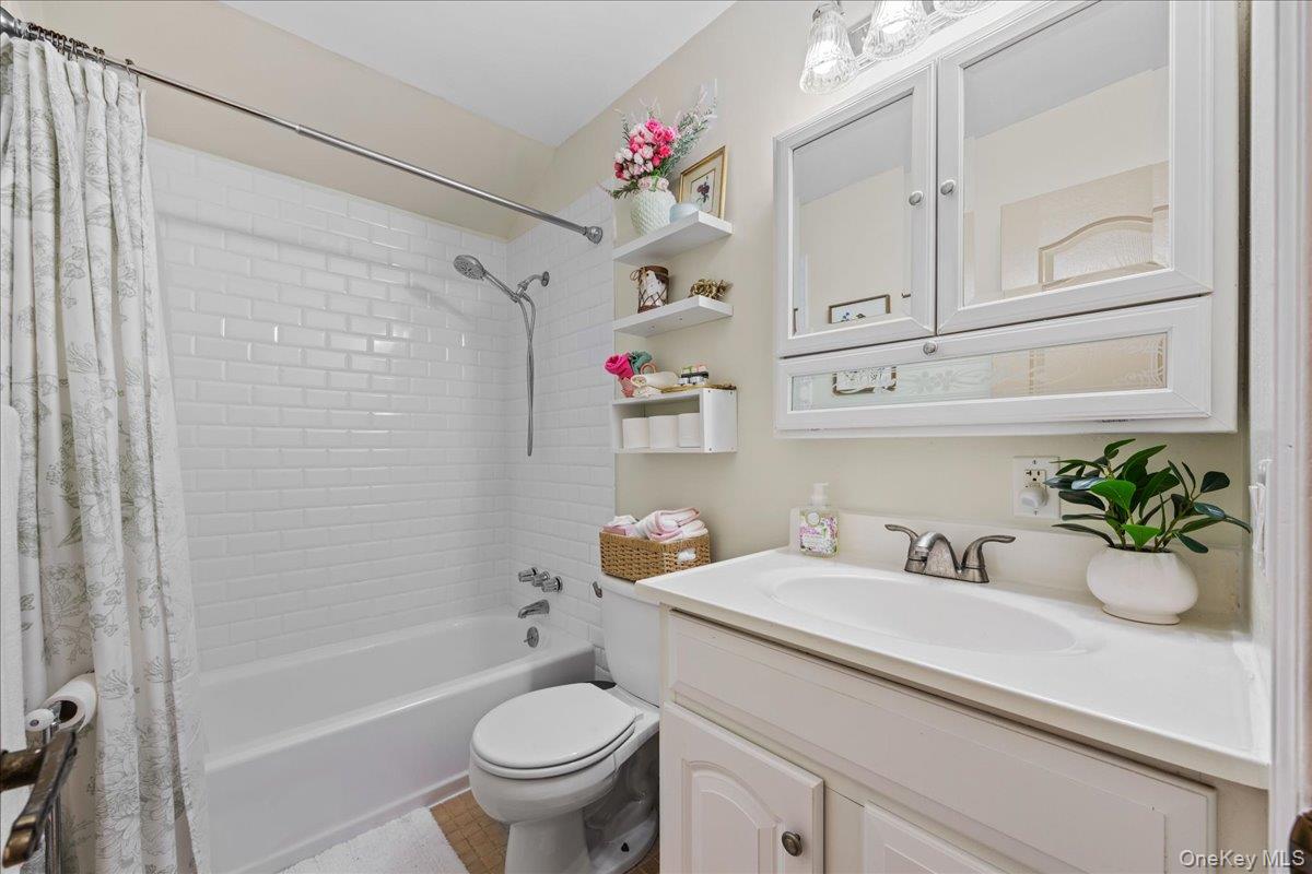 40 Smokey Hollow Court, Carmel, NY 10512