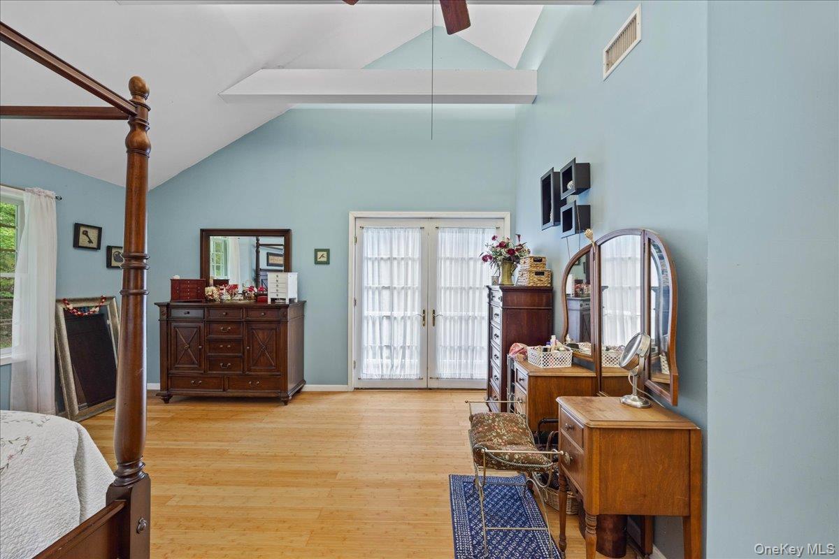 40 Smokey Hollow Court, Carmel, NY 10512