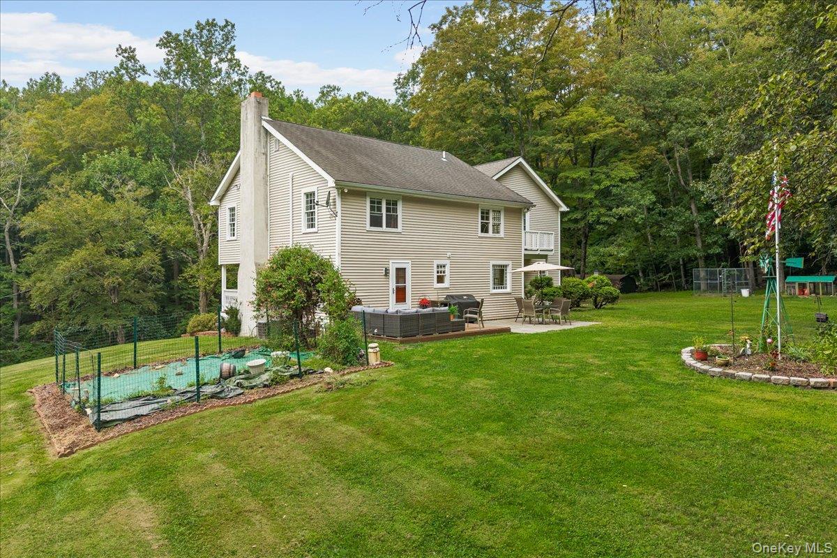 40 Smokey Hollow Court, Carmel, NY 10512