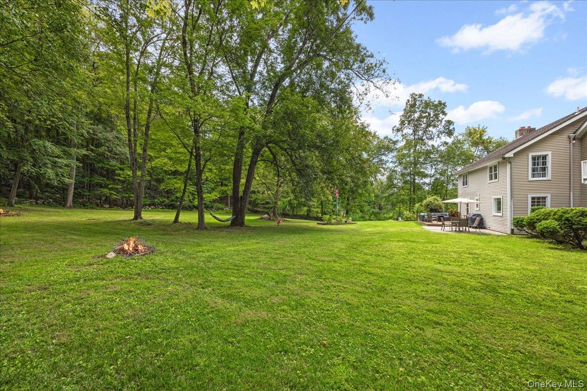 40 Smokey Hollow Court, Carmel, NY 10512