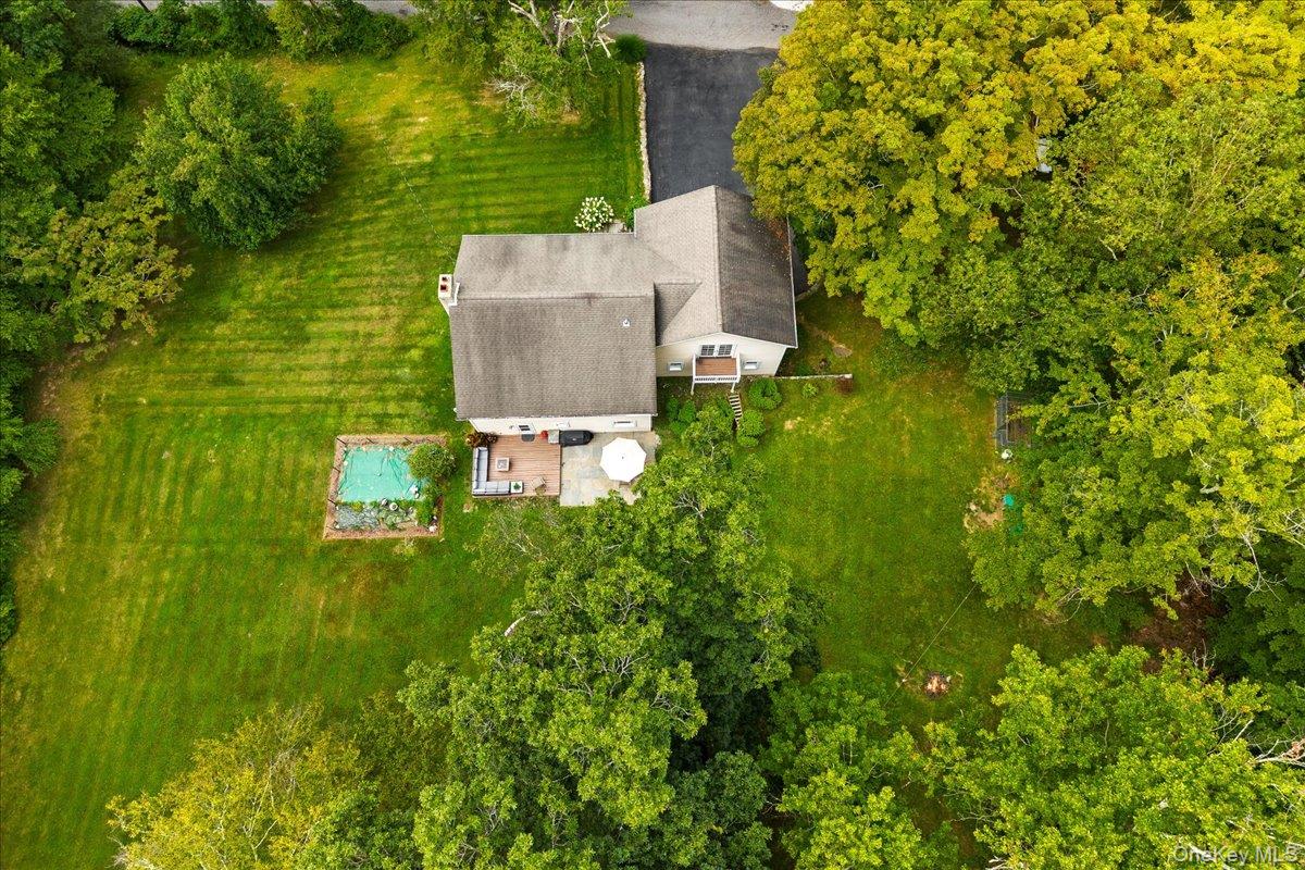 40 Smokey Hollow Court, Carmel, NY 10512