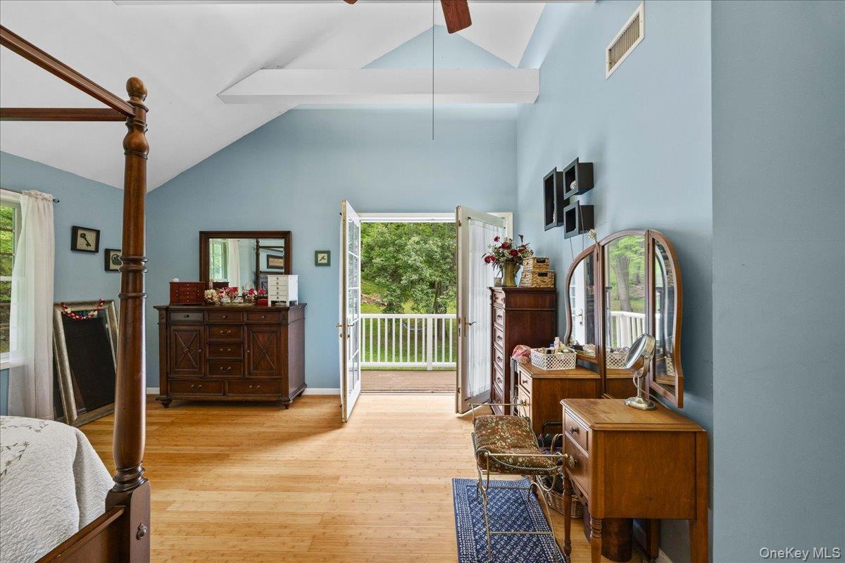 40 Smokey Hollow Court, Carmel, NY 10512