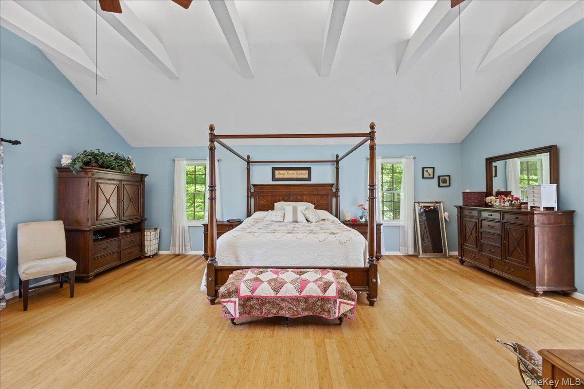 40 Smokey Hollow Court, Carmel, NY 10512