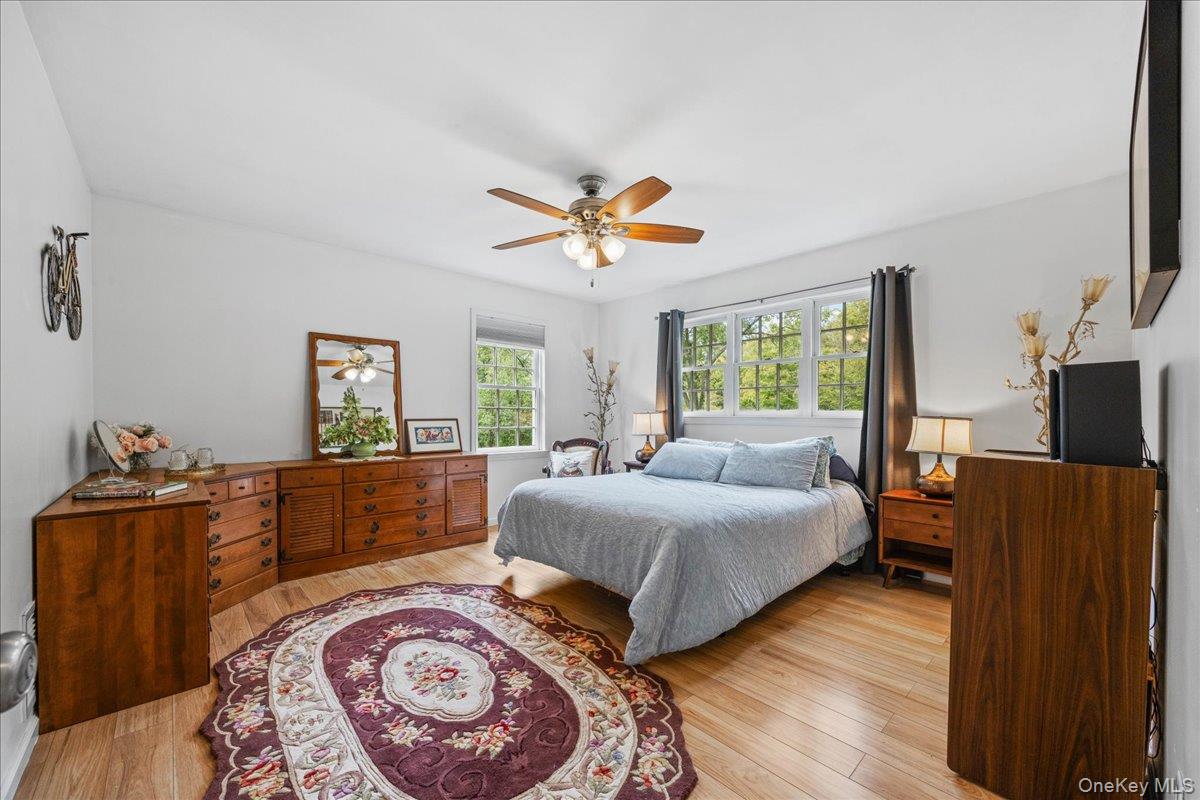 40 Smokey Hollow Court, Carmel, NY 10512