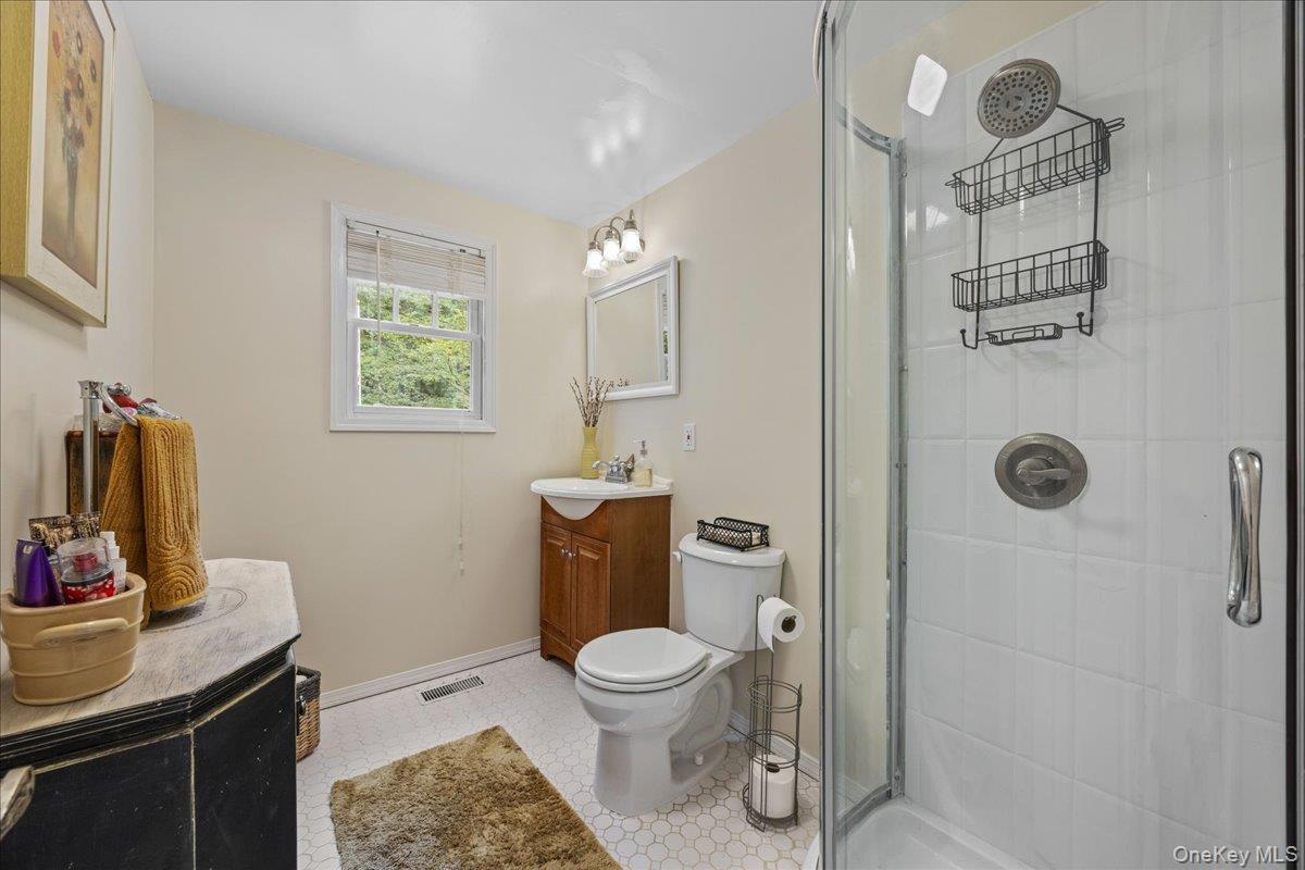 40 Smokey Hollow Court, Carmel, NY 10512