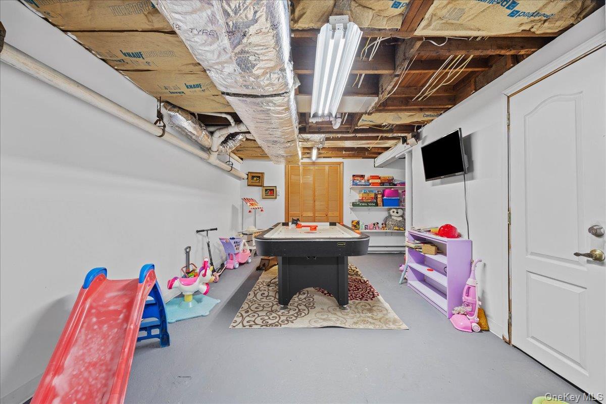 40 Smokey Hollow Court, Carmel, NY 10512