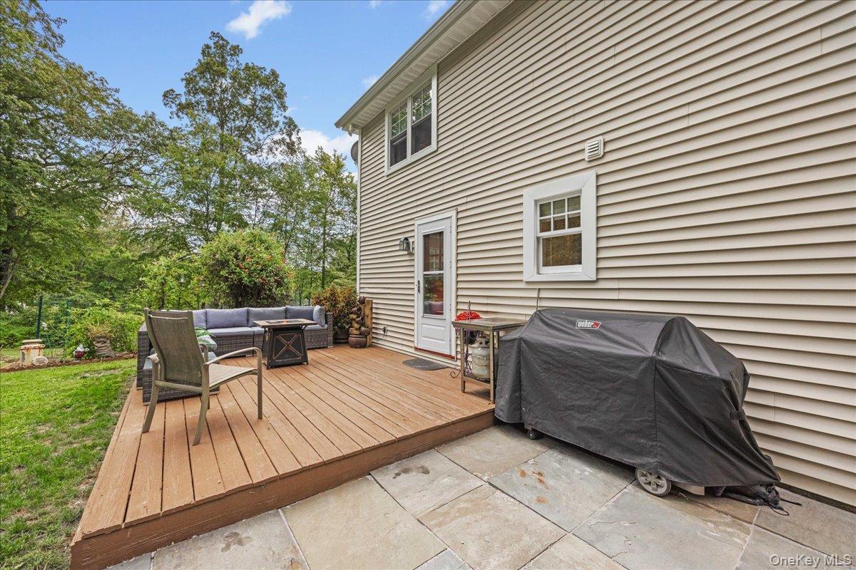 40 Smokey Hollow Court, Carmel, NY 10512