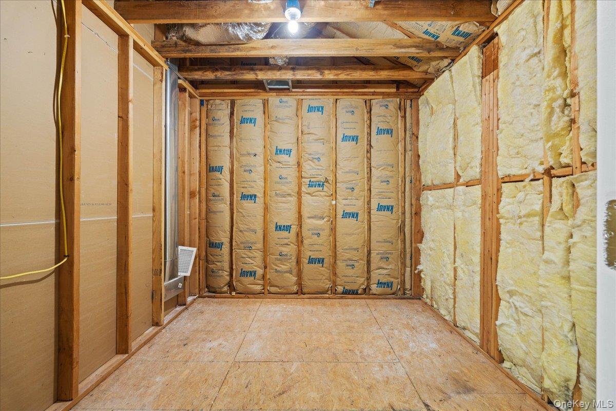 40 Smokey Hollow Court, Carmel, NY 10512