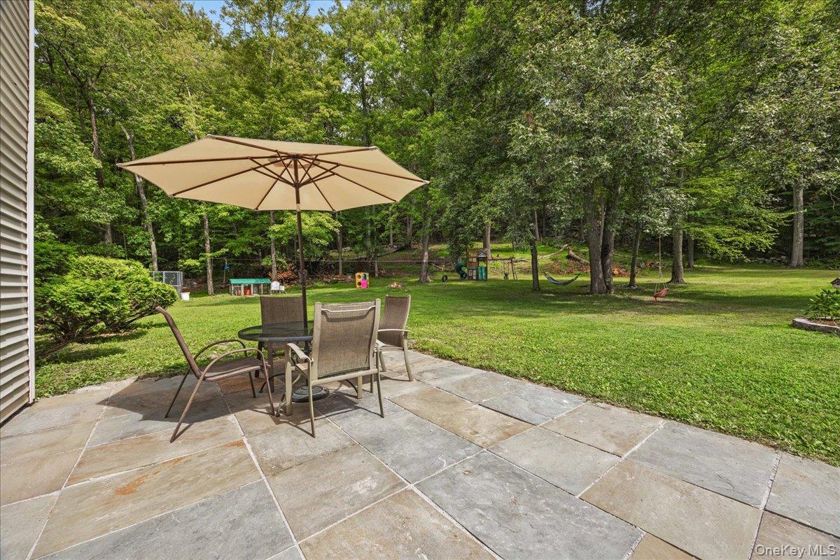 40 Smokey Hollow Court, Carmel, NY 10512