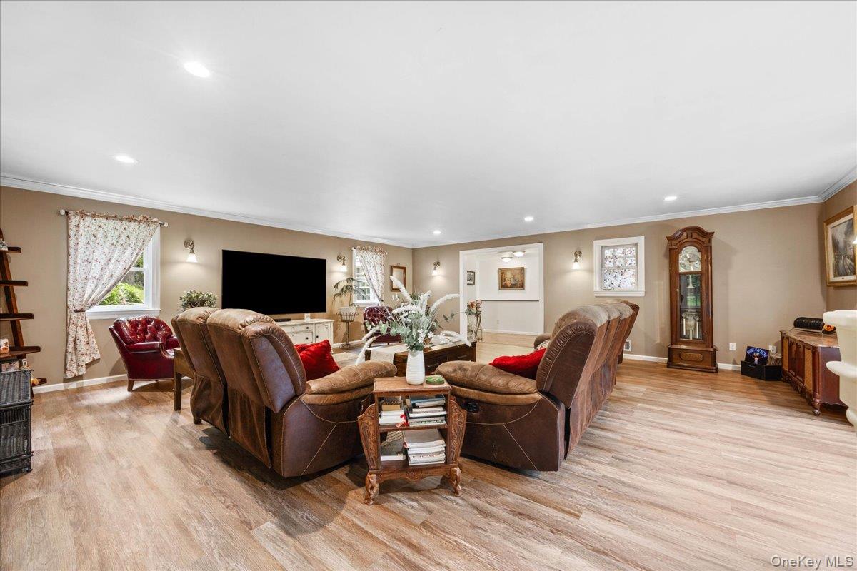 40 Smokey Hollow Court, Carmel, NY 10512