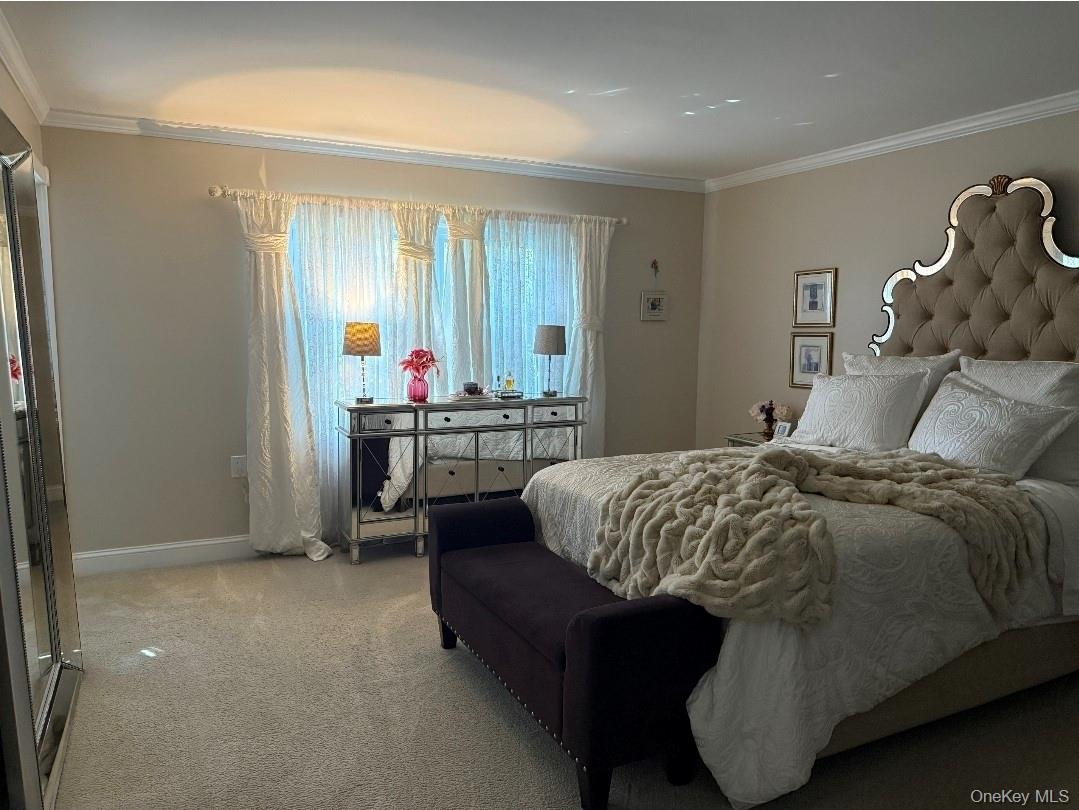 160 Laurance Lane, Ridge, NY 11961