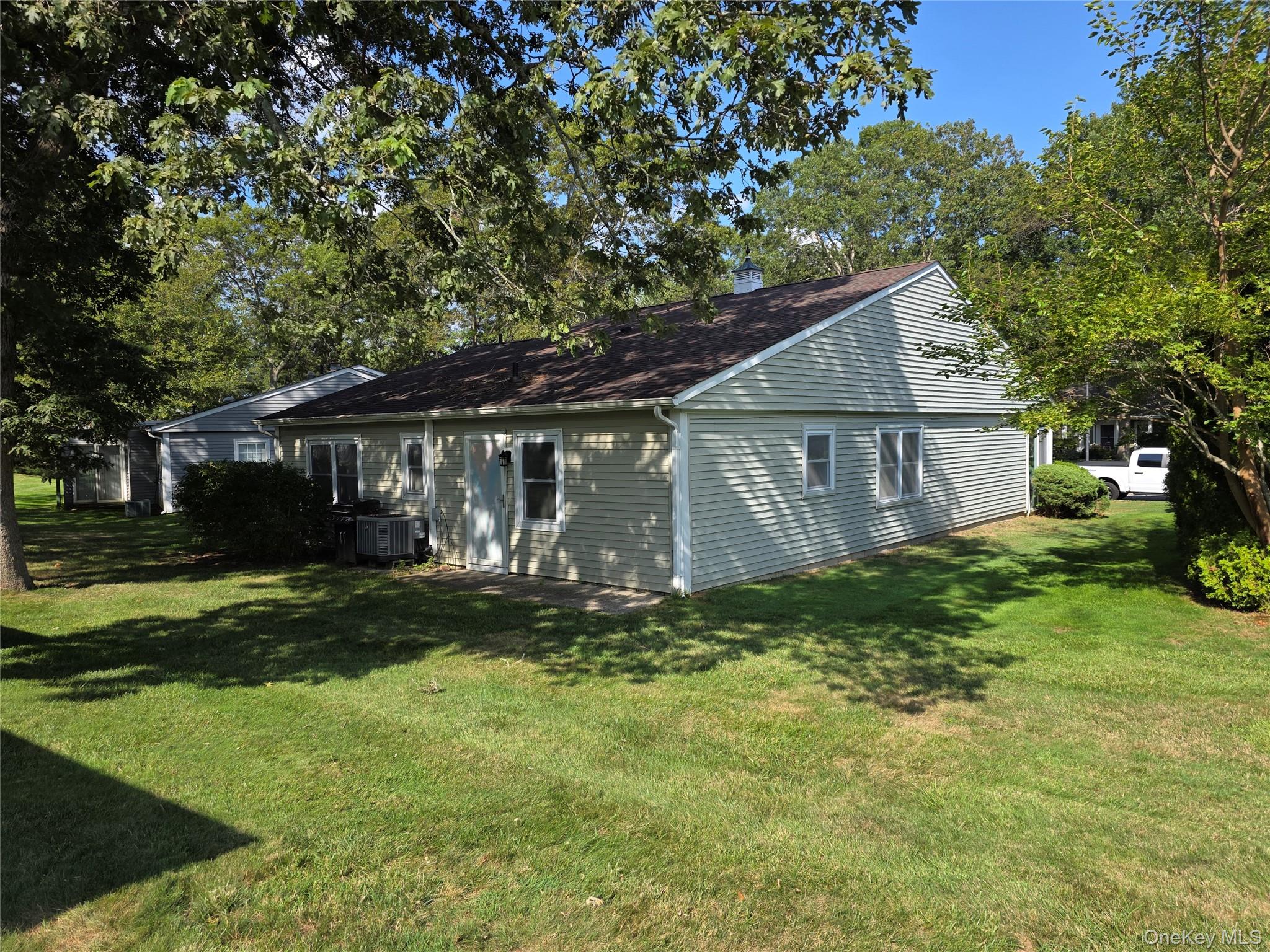 160 Laurance Lane, Ridge, NY 11961