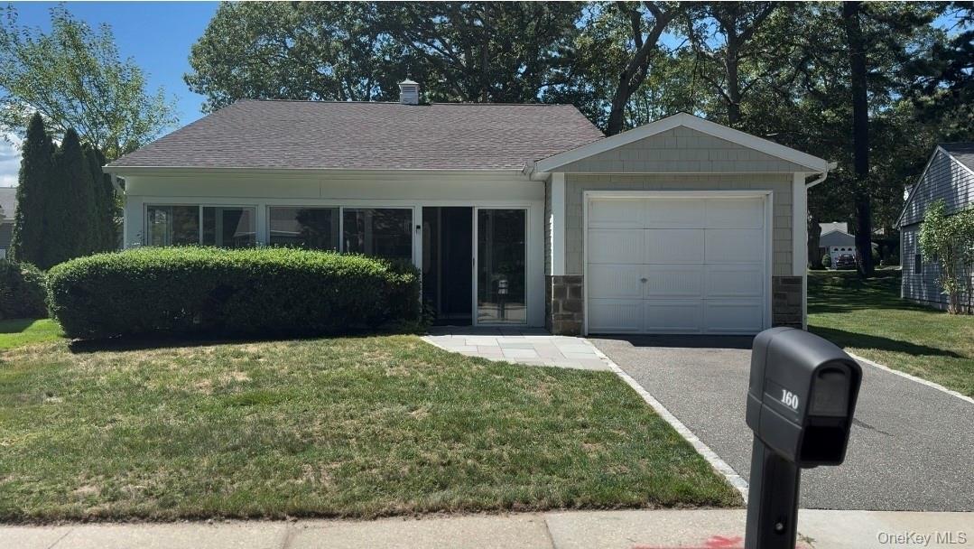 160 Laurance Lane, Ridge, NY 11961