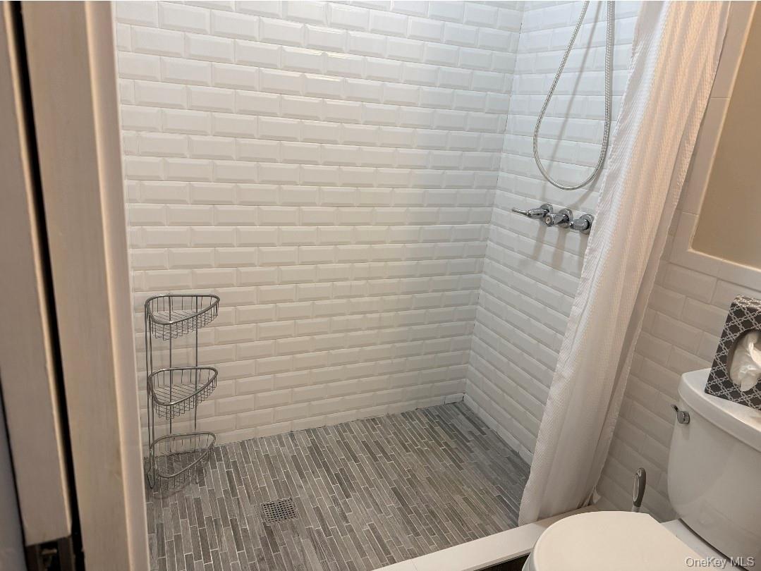 160 Laurance Lane, Ridge, NY 11961