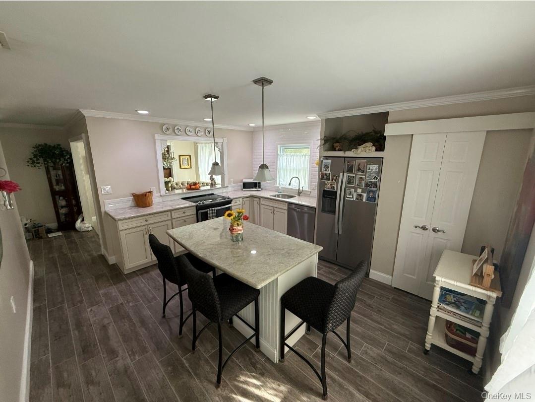 160 Laurance Lane, Ridge, NY 11961