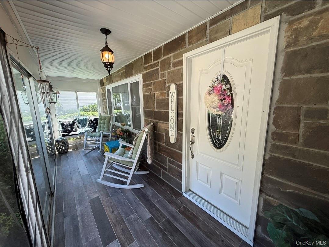 160 Laurance Lane, Ridge, NY 11961