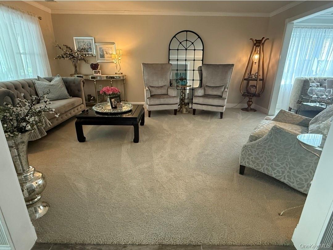 160 Laurance Lane, Ridge, NY 11961